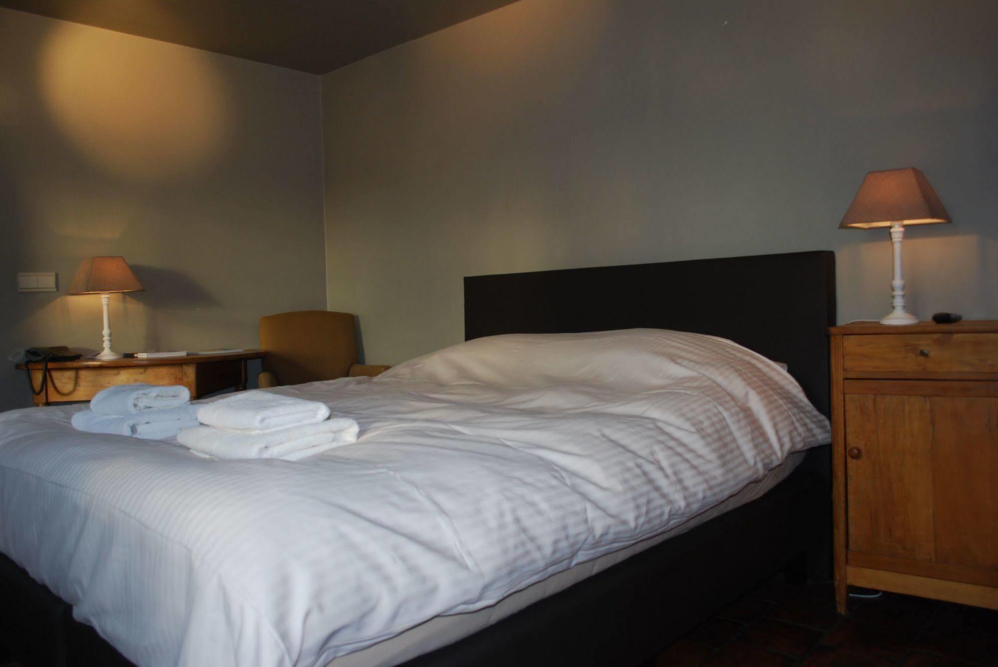 Orshof Hotel Opglabbeek Bagian luar foto